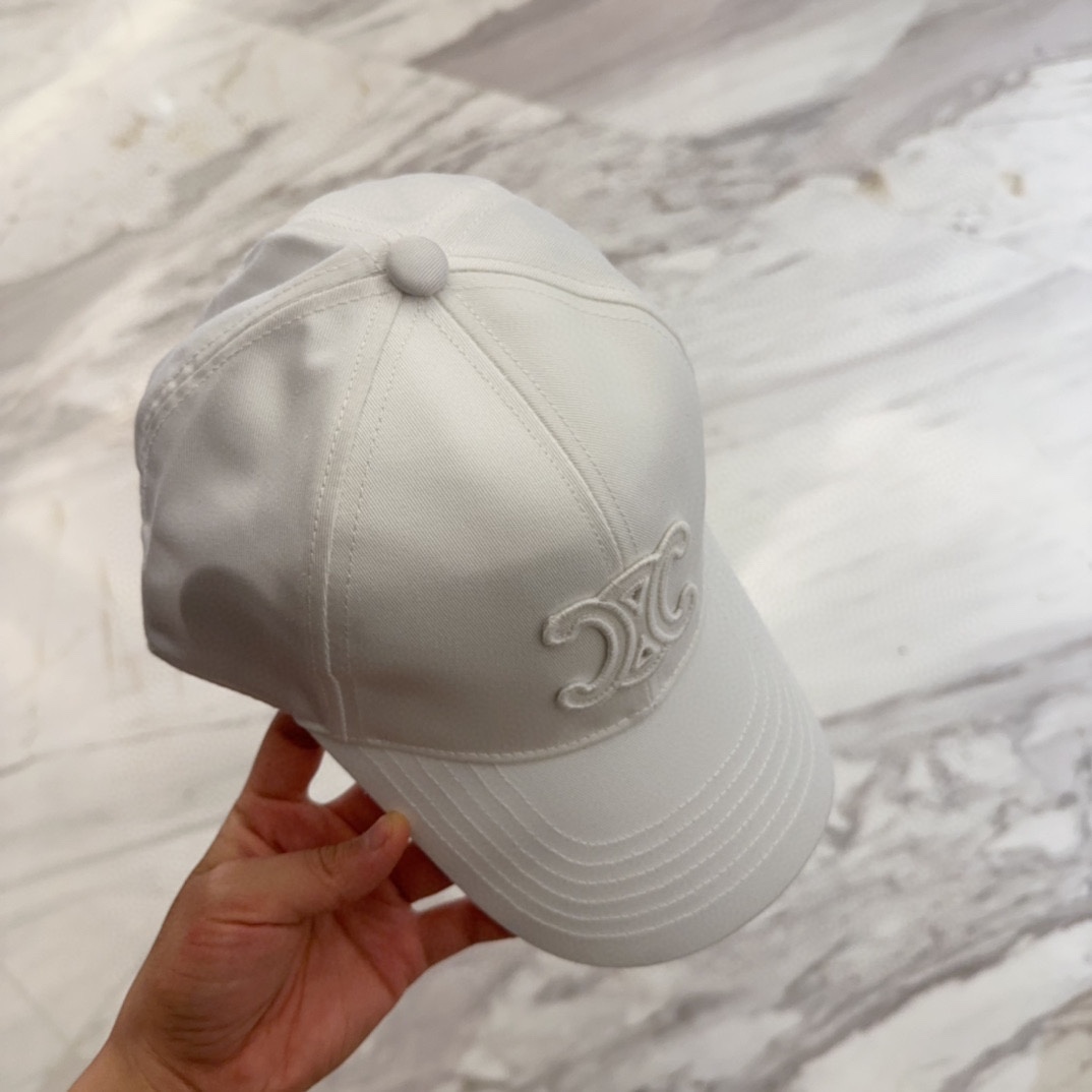 

CELIN*·赛琳ss新款凯旋门绣花棒球帽🧢帽型完全按照定做。凯旋门图案章仔区别市面版本，大小及圈圈