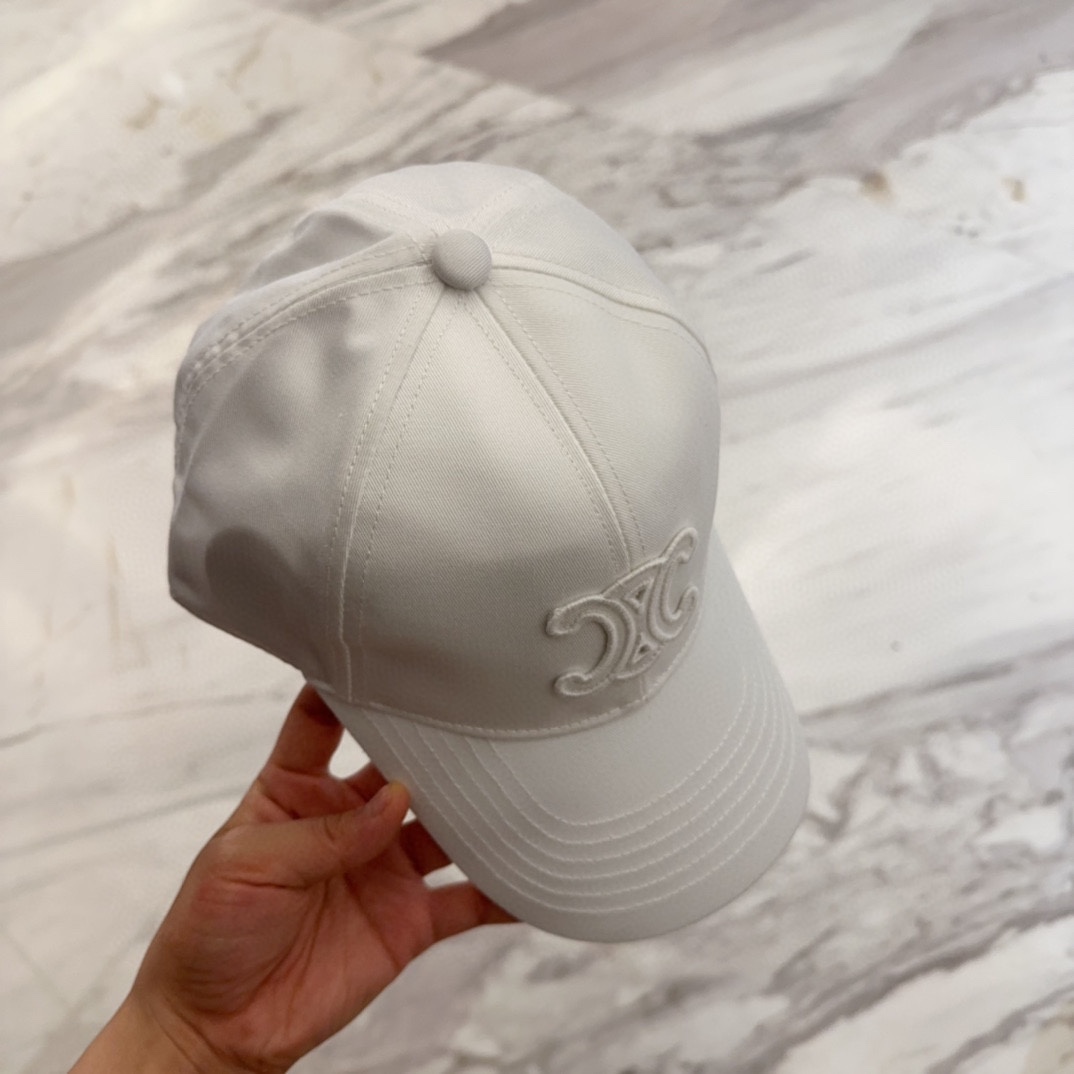 

CELIN*·赛琳ss新款凯旋门绣花棒球帽🧢帽型完全按照定做。凯旋门图案章仔区别市面版本，大小及圈圈