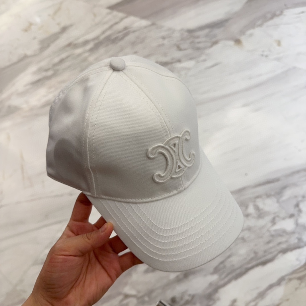 

CELIN*·赛琳ss新款凯旋门绣花棒球帽🧢帽型完全按照定做。凯旋门图案章仔区别市面版本，大小及圈圈