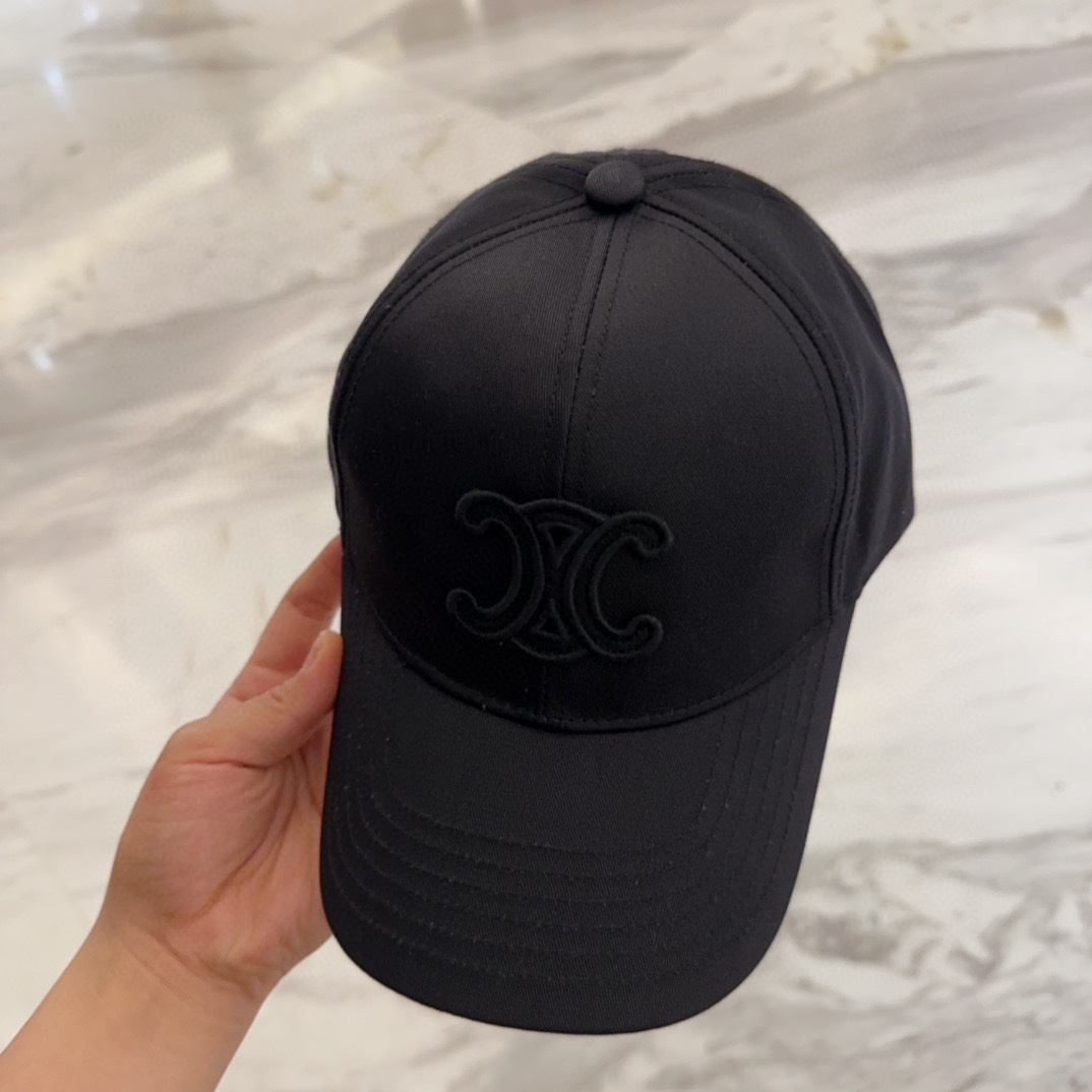 

CELIN*·赛琳ss新款凯旋门绣花棒球帽🧢帽型完全按照定做。凯旋门图案章仔区别市面版本，大小及圈圈