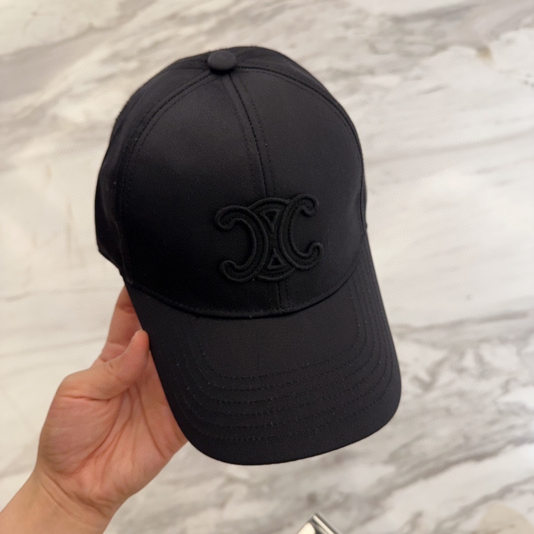 

CELIN*·赛琳ss新款凯旋门绣花棒球帽🧢帽型完全按照定做。凯旋门图案章仔区别市面版本，大小及圈圈