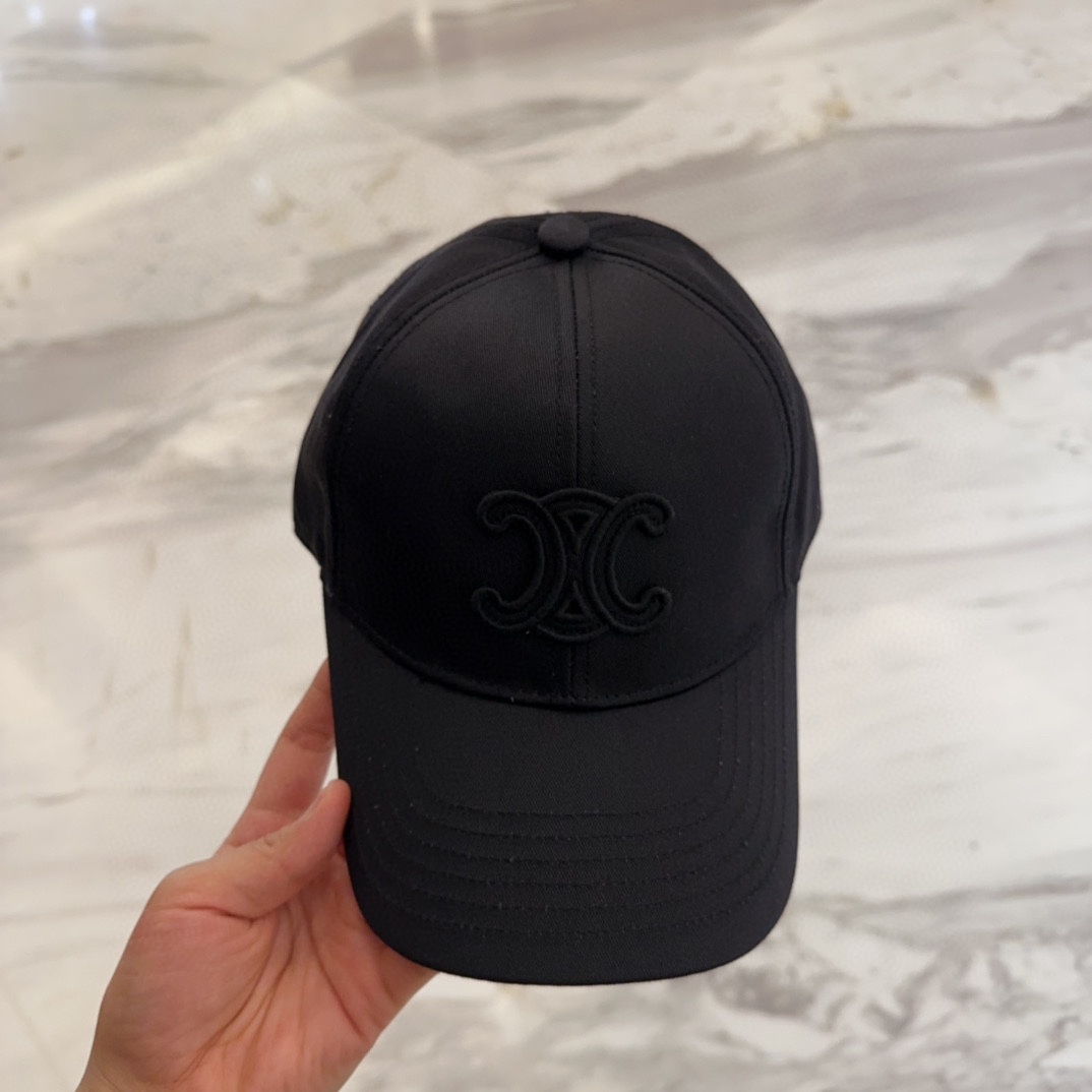 

CELIN*·赛琳ss新款凯旋门绣花棒球帽🧢帽型完全按照定做。凯旋门图案章仔区别市面版本，大小及圈圈