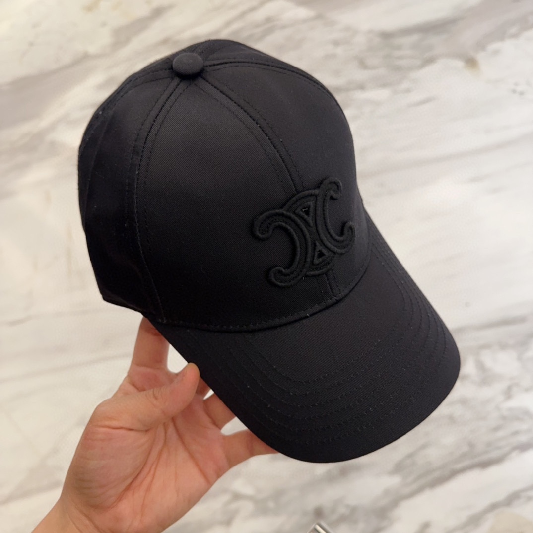 

CELIN*·赛琳ss新款凯旋门绣花棒球帽🧢帽型完全按照定做。凯旋门图案章仔区别市面版本，大小及圈圈