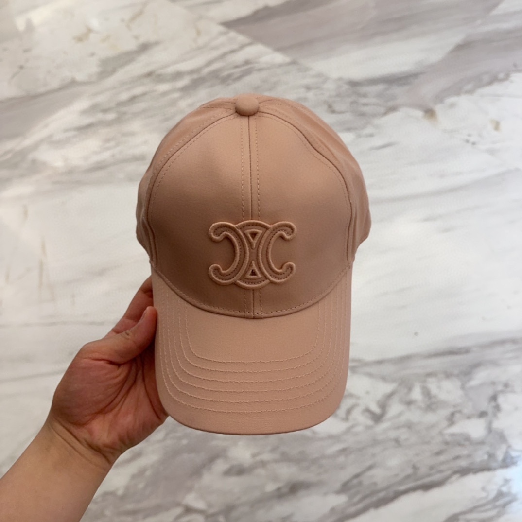 

CELIN*·赛琳ss新款凯旋门绣花棒球帽🧢帽型完全按照定做。凯旋门图案章仔区别市面版本，大小及圈圈