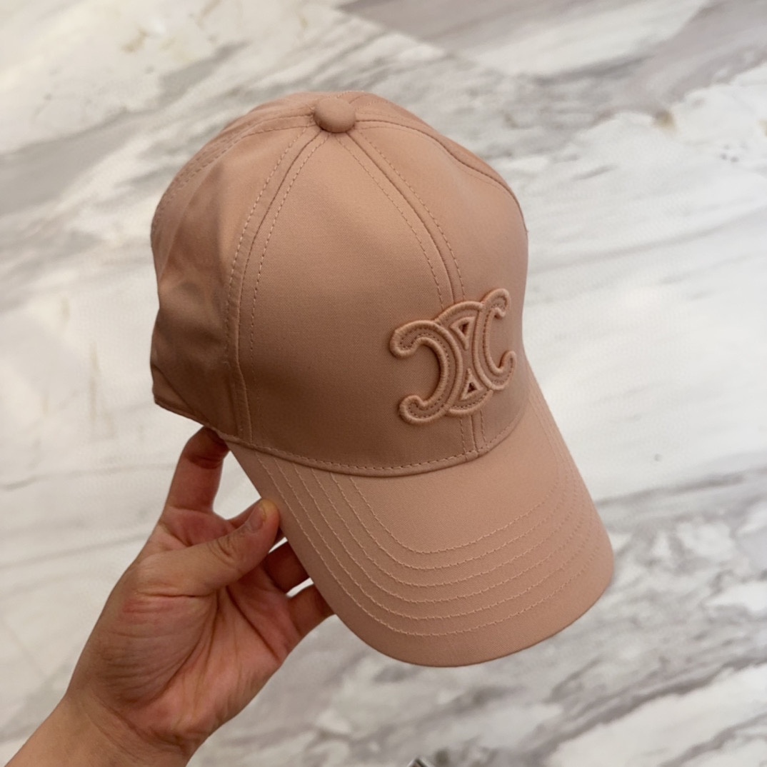 

CELIN*·赛琳ss新款凯旋门绣花棒球帽🧢帽型完全按照定做。凯旋门图案章仔区别市面版本，大小及圈圈