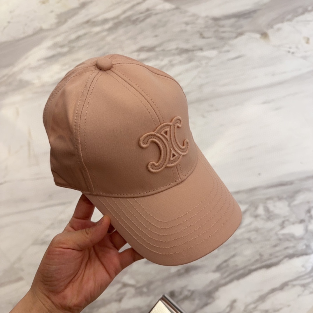 

CELIN*·赛琳ss新款凯旋门绣花棒球帽🧢帽型完全按照定做。凯旋门图案章仔区别市面版本，大小及圈圈