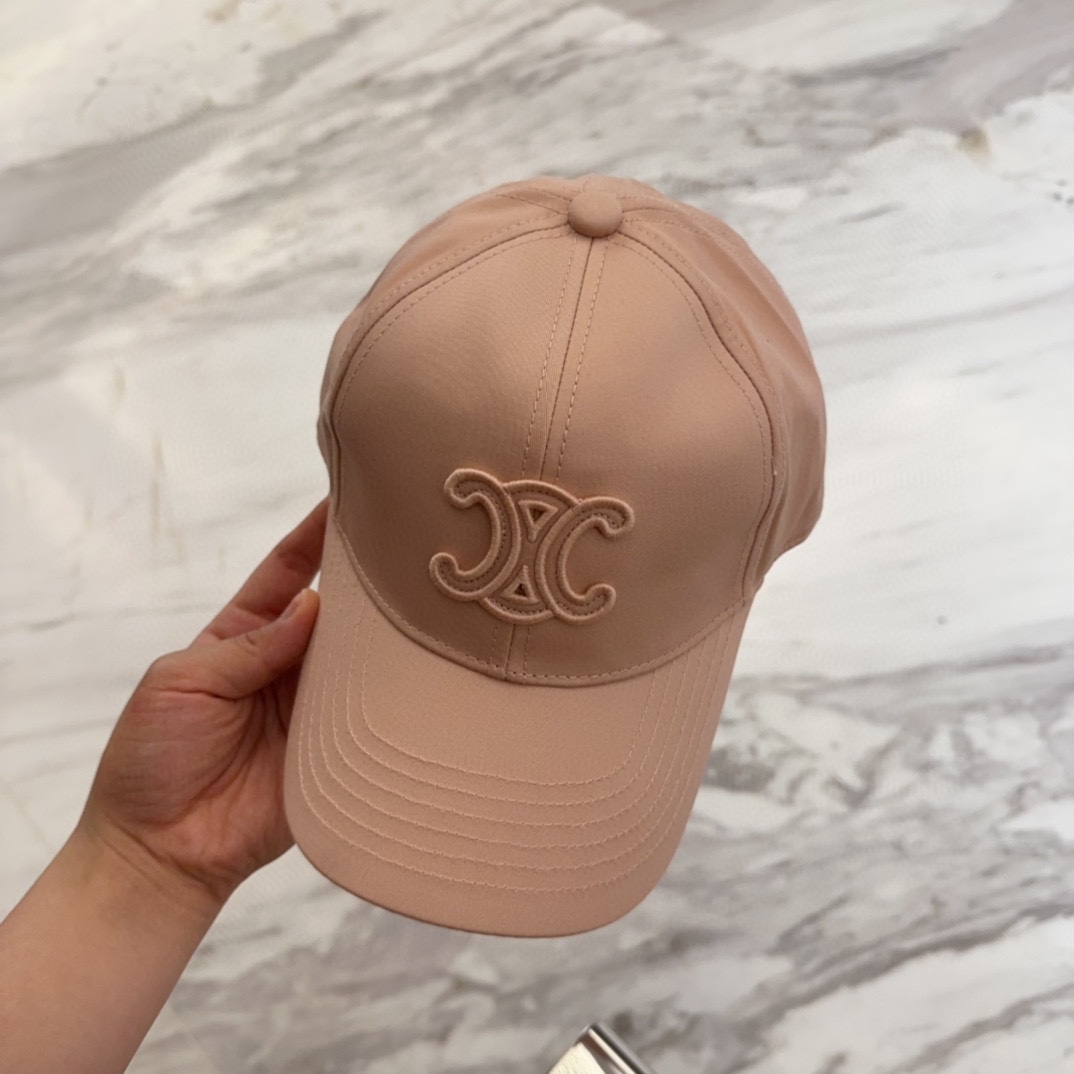 

CELIN*·赛琳ss新款凯旋门绣花棒球帽🧢帽型完全按照定做。凯旋门图案章仔区别市面版本，大小及圈圈