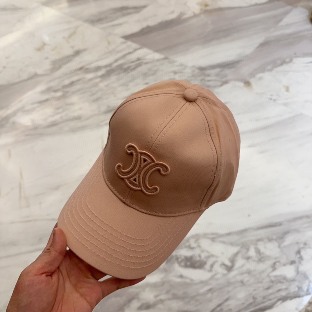 

CELIN*·赛琳ss新款凯旋门绣花棒球帽🧢帽型完全按照定做。凯旋门图案章仔区别市面版本，大小及圈圈