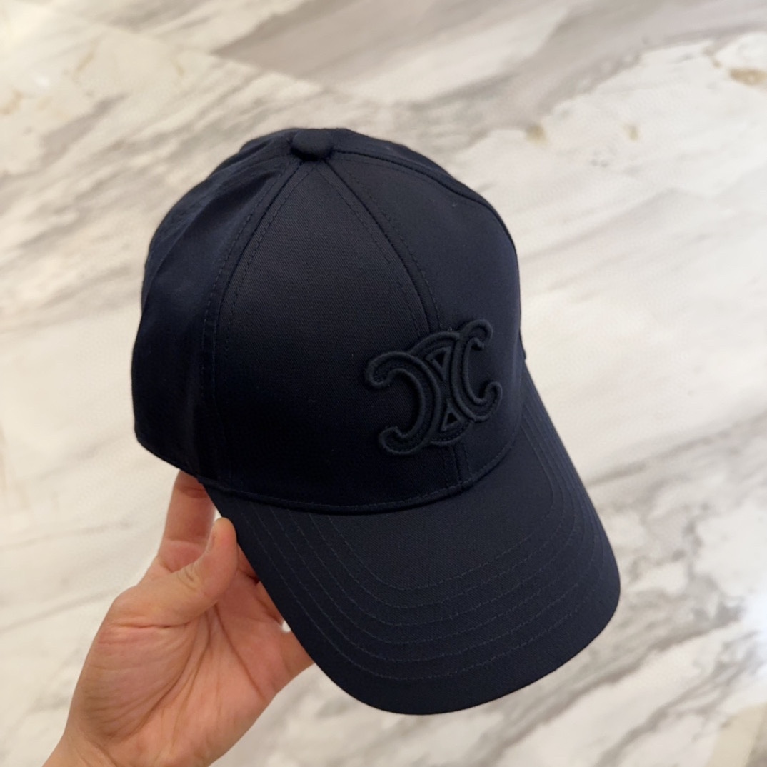 

CELIN*·赛琳ss新款凯旋门绣花棒球帽🧢帽型完全按照定做。凯旋门图案章仔区别市面版本，大小及圈圈