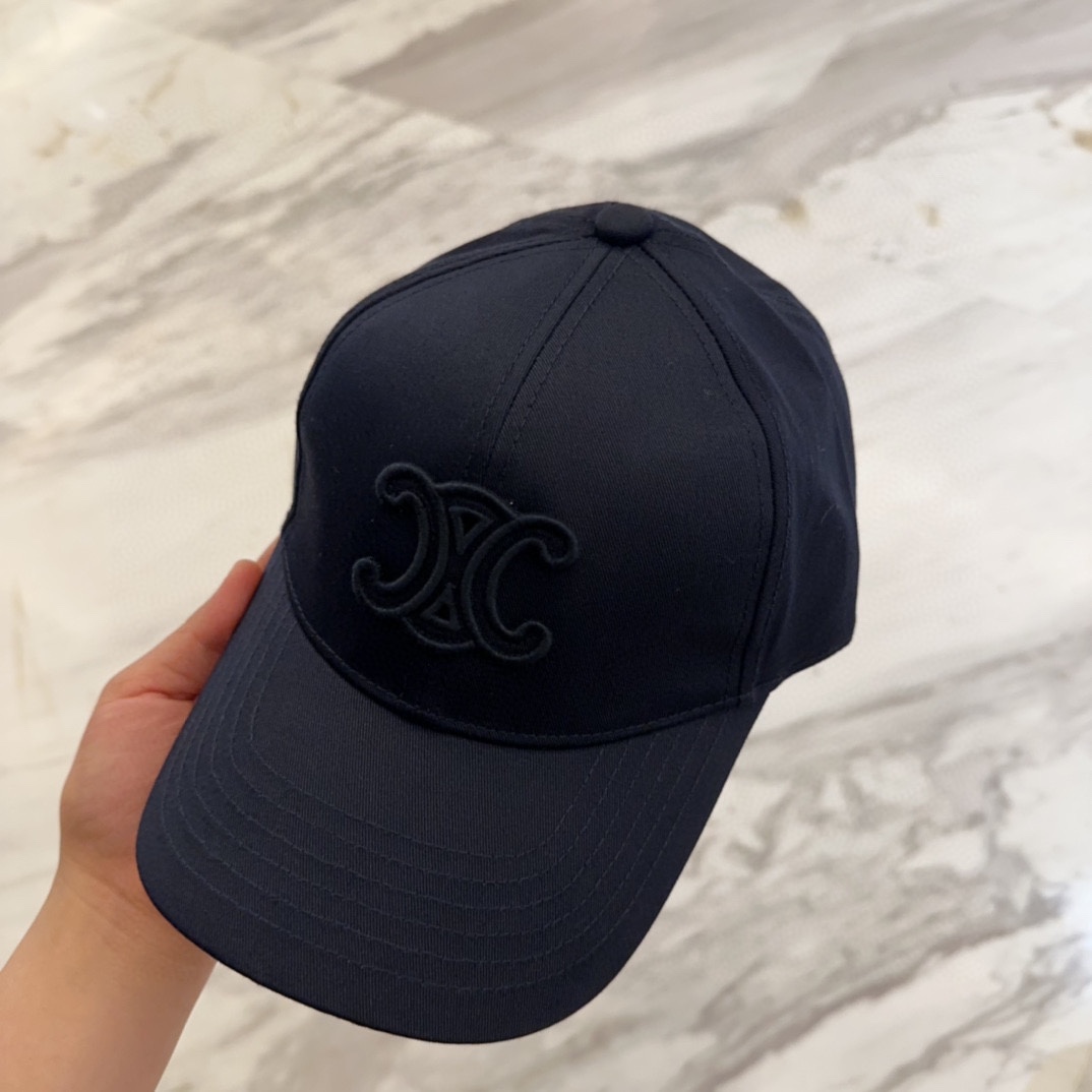 

CELIN*·赛琳ss新款凯旋门绣花棒球帽🧢帽型完全按照定做。凯旋门图案章仔区别市面版本，大小及圈圈