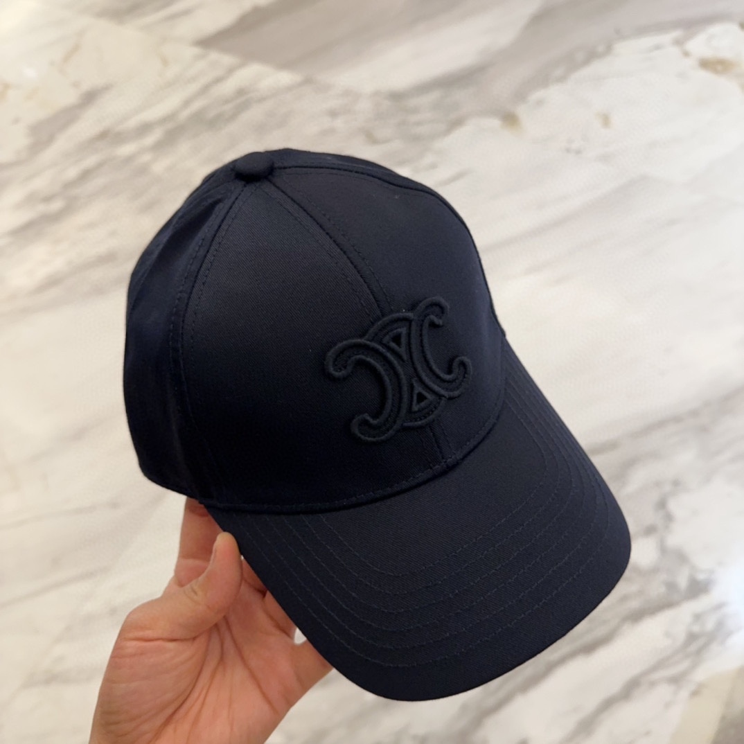 

CELIN*·赛琳ss新款凯旋门绣花棒球帽🧢帽型完全按照定做。凯旋门图案章仔区别市面版本，大小及圈圈