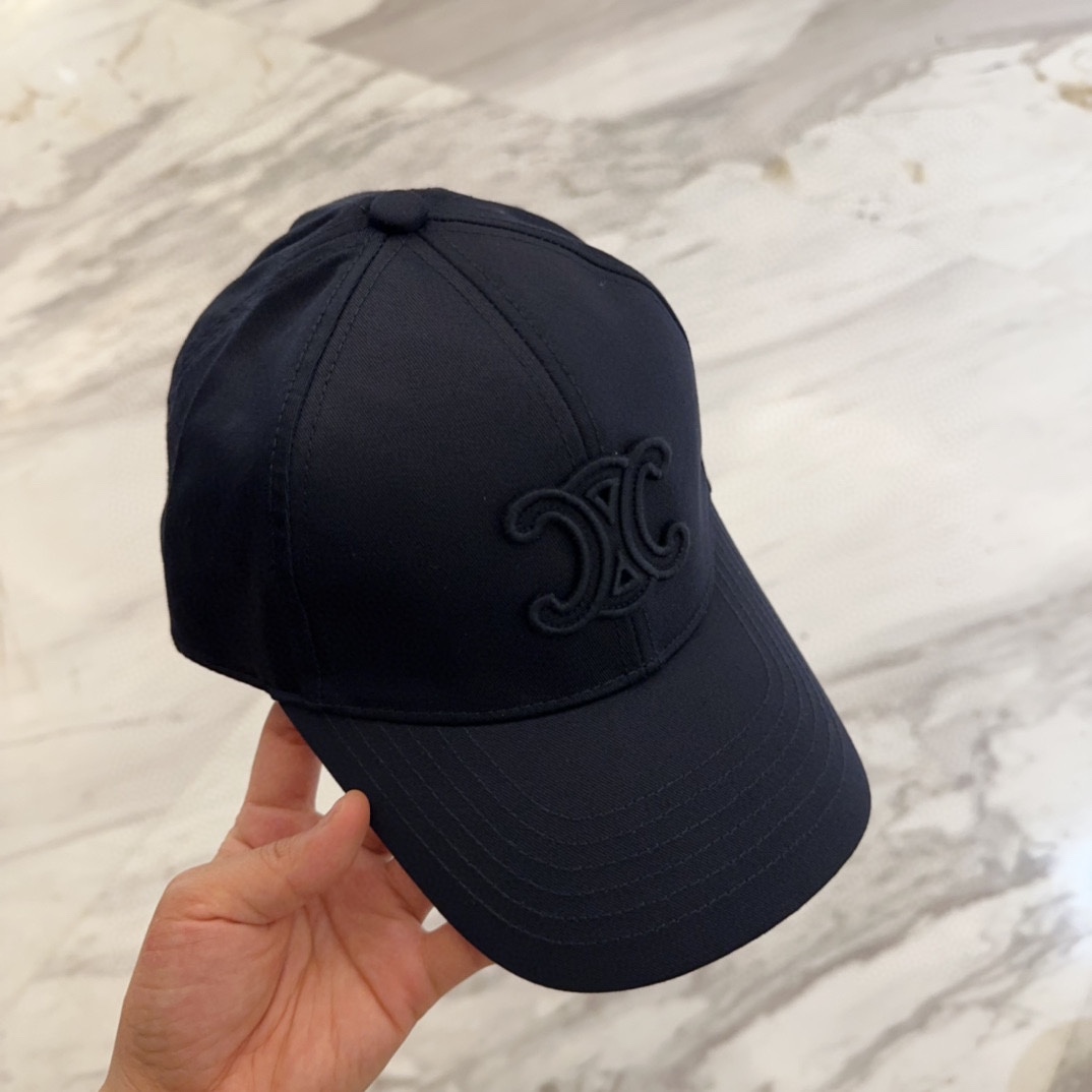 

CELIN*·赛琳ss新款凯旋门绣花棒球帽🧢帽型完全按照定做。凯旋门图案章仔区别市面版本，大小及圈圈