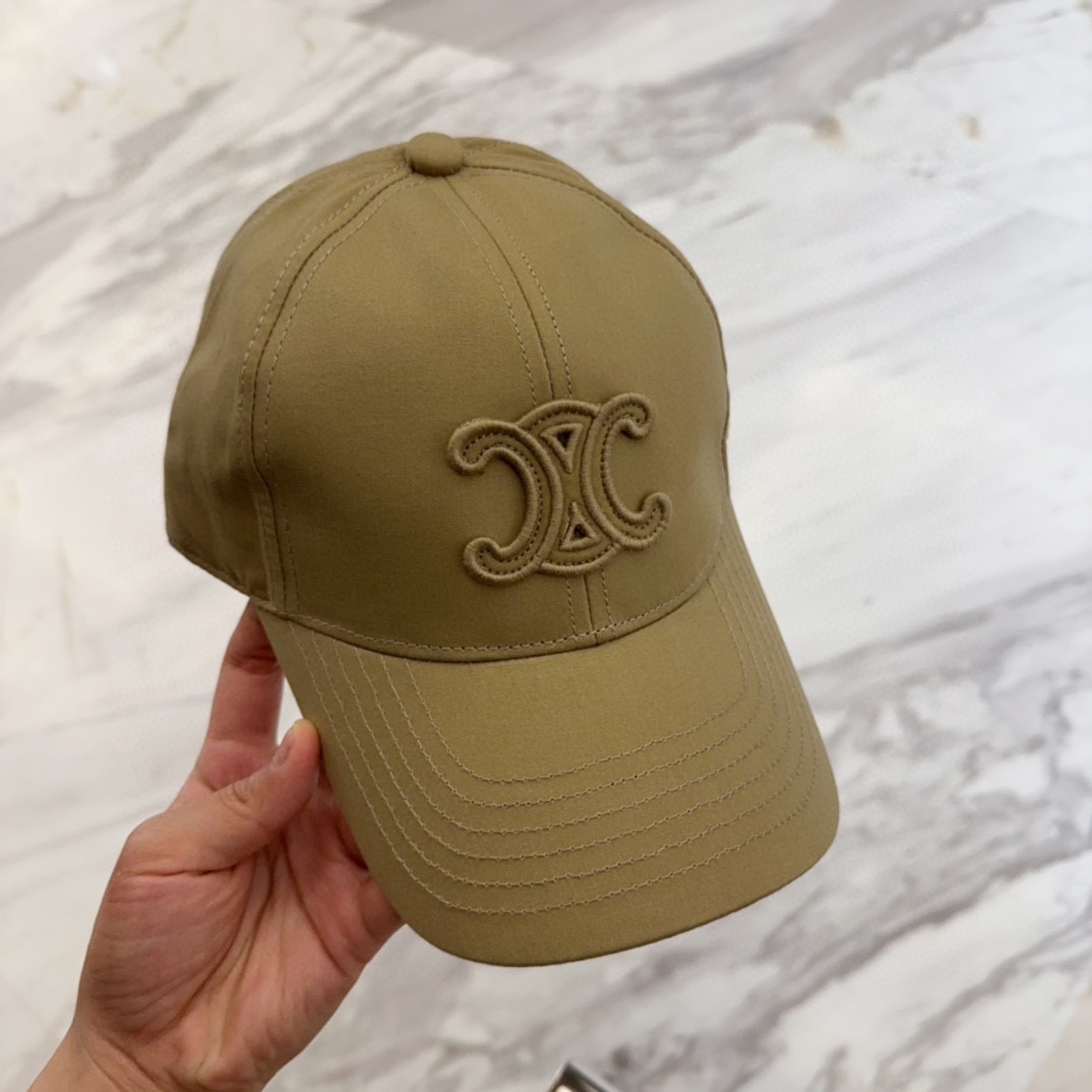 

CELIN*·赛琳ss新款凯旋门绣花棒球帽🧢帽型完全按照定做。凯旋门图案章仔区别市面版本，大小及圈圈