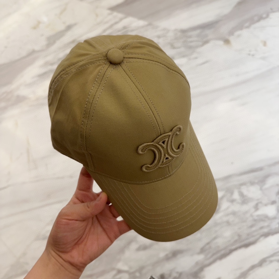 

CELIN*·赛琳ss新款凯旋门绣花棒球帽🧢帽型完全按照定做。凯旋门图案章仔区别市面版本，大小及圈圈