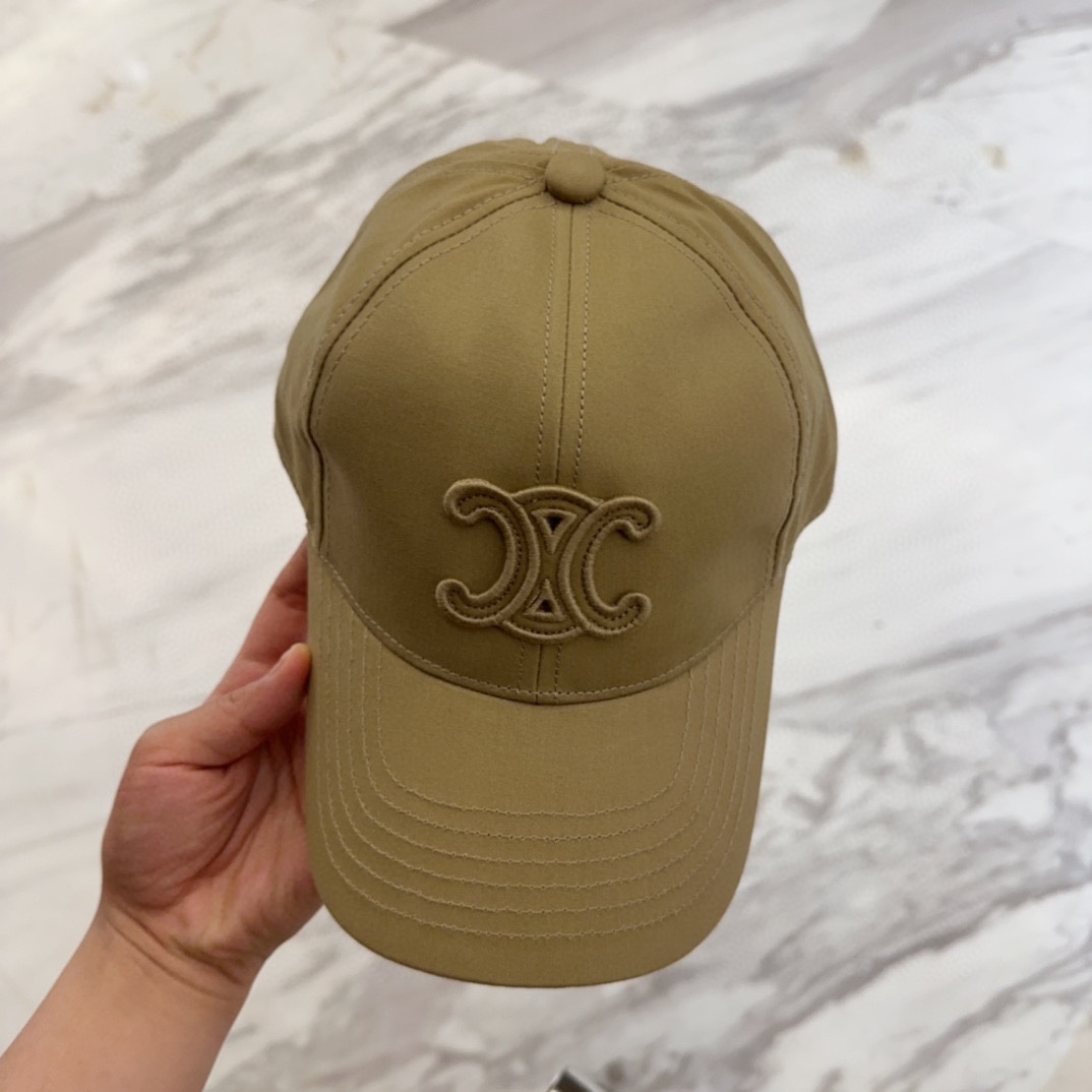 

CELIN*·赛琳ss新款凯旋门绣花棒球帽🧢帽型完全按照定做。凯旋门图案章仔区别市面版本，大小及圈圈