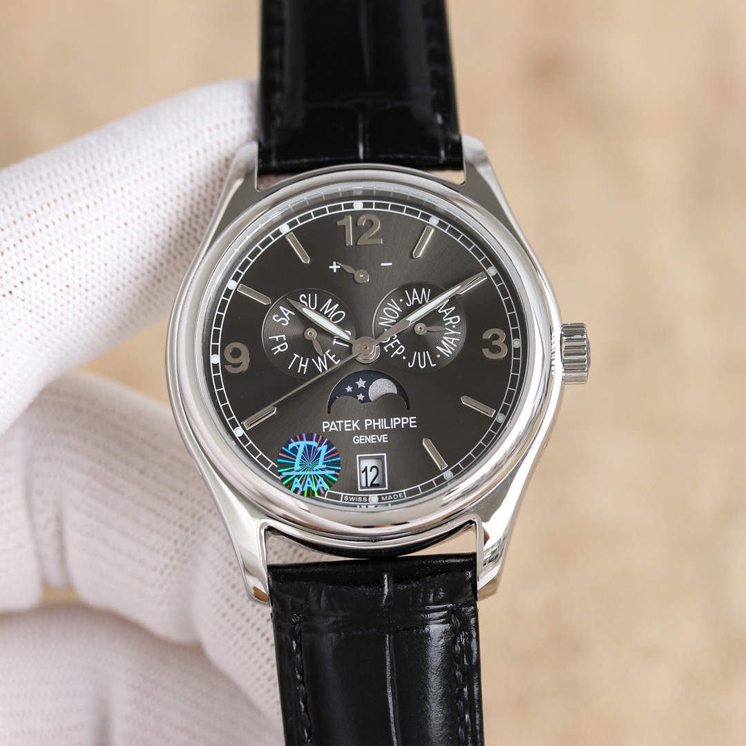 NO:336486,White, gold, diamond, Patek Philippe complex function timepiece 5146/5147 multi-function watch, can be regarded as the best among the finest watches!  The watch has a diameter of 39 mm. As a men's watch, its dial has a moderate size. The date indicator dial and the month indicator dial are located at the center of the dial, giving us a symmetrical beauty. The layout of the entire dial is generous and decent, including so many functions, without making people feel complicated. The movement uses a customized version of Cal.324 S IRM QA LU, which perfectly restores the authentic functions and provides powerful time measurement functions. Italian cowhide straps, exclusive lantern buckles, are suitable for wearing in any season, in any place, and in any profession, making the wrist more comfortable and the temperament bloom. This watch has a 30-meter waterproof function, which meets the daily life of the public and is essential for leisure and vacation.  Patek Philippe 5146/5147 can be said to be a fine product in watches. The clever conception of functions, reasonable appearance layout, and superior movement performance all reflect the unique design of Patek Philippe, a classic work of art, and a perfect collection. Patek Philippe's exclusive words cannot own a Patek Philippe, we are just keeping it for the next generation. But let me ask the person who loves watches, who doesn't want to own a Patek Philippe? This may be the starting point or even the end point of the original intention of many watch lovers. If there is an opportunity in front of you, then cherish it!  ,,patek philippe,cowhide19860909白 金 钻 百达翡丽 复杂功能时计5146/5147多功能腕表,堪称腕表精品当中的精品！ 腕表直径为39毫米,作为一款男士腕表,它的表盘大小适中.日期指示盘和月份指示盘分别位于表盘中心的左右,为我们奉上对称的美感,整个表盘的布局大方得体,包括了如此之多的功能的同时,又不会让人觉得繁杂. 机芯采用定制版Cal.324 S IRM QA LU,完美还原正品诸多功能,提供了强大的时间衡量功能.意大利牛皮表带,专属的灯笼扣,任何季节,任何场所,任何职业人均适合佩戴,让手腕佩戴得更舒适,让气质绽放.此款腕表具有30米防水功能,满足大众日常生活,休闲度假必备腕表. 百达翡丽5146/5147可以说是腕表中的精品,功能方面的巧妙构思,外观上的合理布局,以及优越的机芯性能,无一不体现出百达翡丽的独特设计,一件经典的艺术品,一件完美的收藏品.百达翡丽的专属语谁都无法拥有一块百达翡丽,我们只是为下一代保管.但试问爱表之人,谁不愿意拥有一块百达翡丽呢,这或许是很多爱表之人初心的起点,甚至是终点.如果有个机会出现在你面前,那么就好好珍惜吧！,,patek philippe,cowhide,Watch