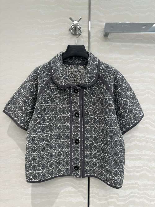 MissDior Gray Knit Short-Sleeve Cardigan: Elegant Petite Jacket