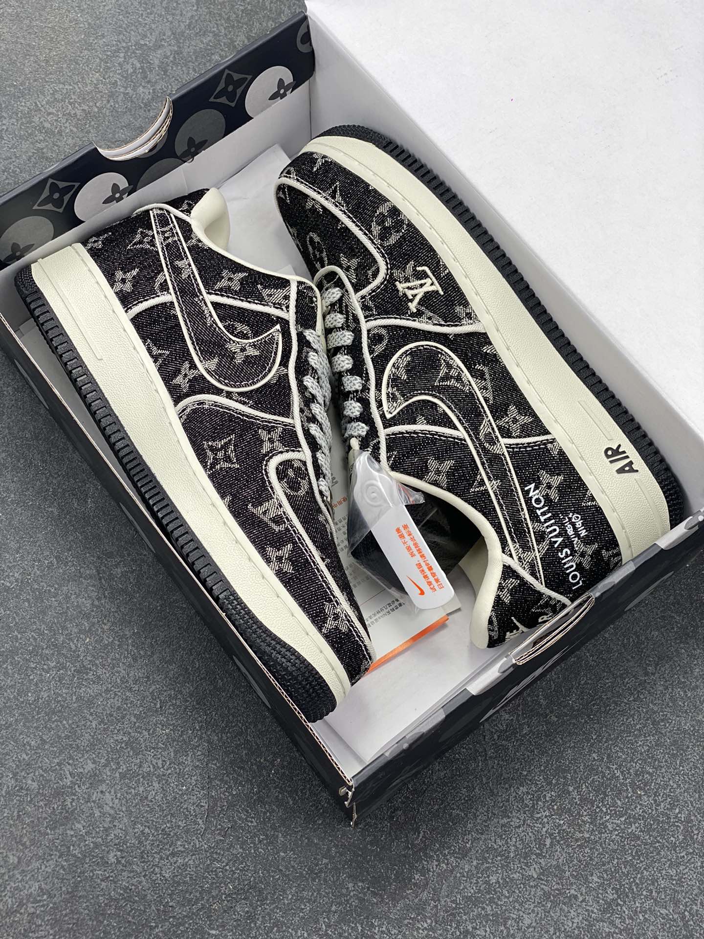 图片[9]-Nike Air Force 1 Low 07 x Louis Vuitton 牛仔布 原楦头原纸板 打造纯正低帮空军版型专注外贸渠道 全掌内置蜂窝气垫 原盒配件 原厂中底钢印、拉帮完美 货号：SC9207-531 尺码：36 36.5 37.5 38 38.5 39 40 40.5 41 42 42.5 43 44 44.5 45-选品中心