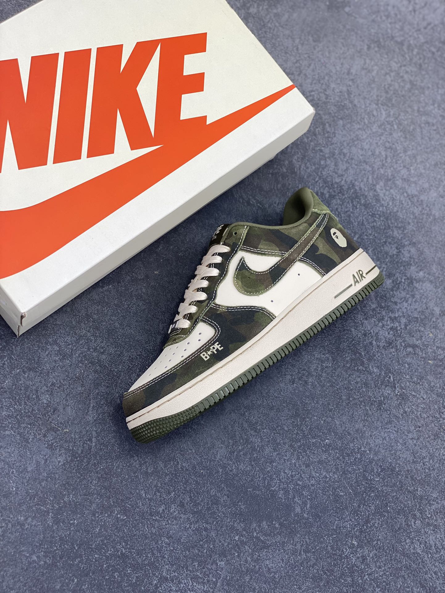 图片[7]-NIke Air Force 1 \’07 Low “Bape联名–丛林迷彩”空军一号 低帮 运动鞋 休闲鞋 折边针车 工艺难度大 原楦头原纸板 原装鞋盒 定制五金配件 内置全掌气垫 原厂鞋底 货号：CH6336-509 尺码：36 36.5 37.5 38 38.5 39 40 40.5 41 42 42.5 43 44 44.5 45-选品中心