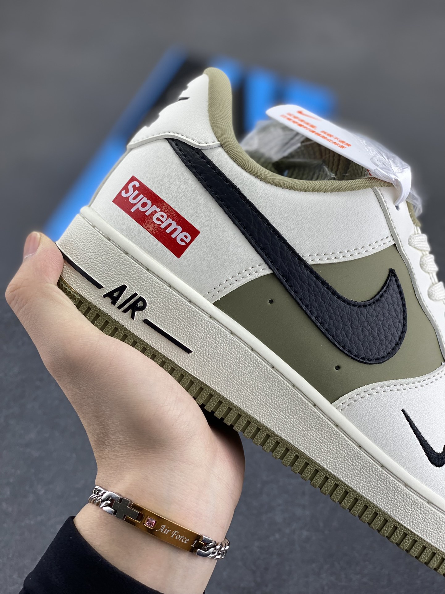 图片[6]-NIke Air Force 1 \’07 Low “Supreme联名–米军绿”空军一号 低帮 运动鞋 休闲鞋 折边针车 工艺难度大 原楦头原纸板 原装鞋盒 定制五金配件 内置全掌气垫 原厂鞋底 货号：CH6336-508 尺码：36 36.5 37.5 38 38.5 39 40 40.5 41 42 42.5 43 44 44.5 45-选品中心