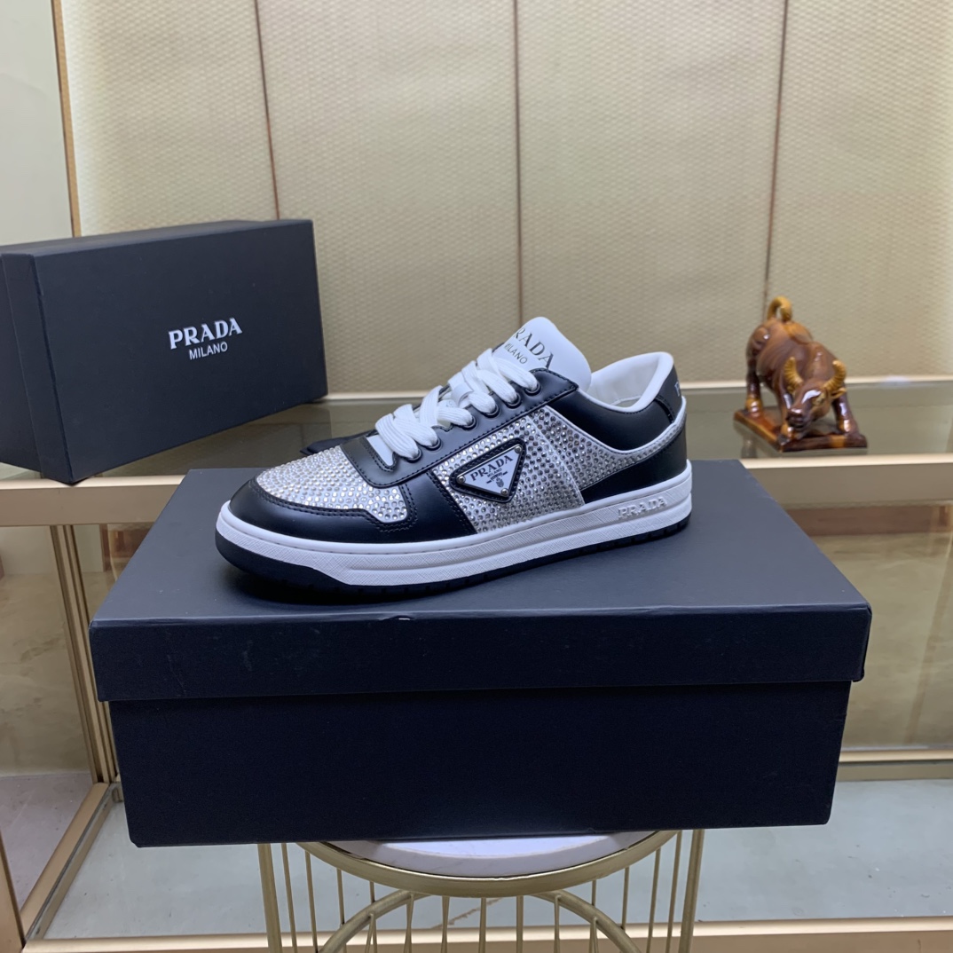 NO:347245,.博PRADA》Prada's top purchasing agent for men's latest counters are released simultaneously, high-quality original calfskin imported from Italy. Brand logo* (high-end, noble, grade,) exquisite workmanship (Imported from Italy, original sole is specially supplied with original sole, exclusive double-layer activity·TPR rubber·combination sole; super · comfortable, wear-resistant, anti-slip, environmentally friendly, real-life shooting is more beautiful (high-quality, order-based goods) 38-44 (.45 customization), prada, prada, cowhide19860909.巜PRADA》普拉达顶级代购男士最新专柜同步发售,意大利进口优质原版小牛皮.品牌logo*(凸显·高端·贵气·档次·）做工考究（意大利进口 鞋底原厂特供原版底,独家双层活动·TPR橡胶·组合大底;超级·舒适·耐磨·防滑·环保,实物拍摄实物更漂亮（高品质·跟单货)码数38一44（.45定制）,,prada,prada,cowhide,Men's shoes