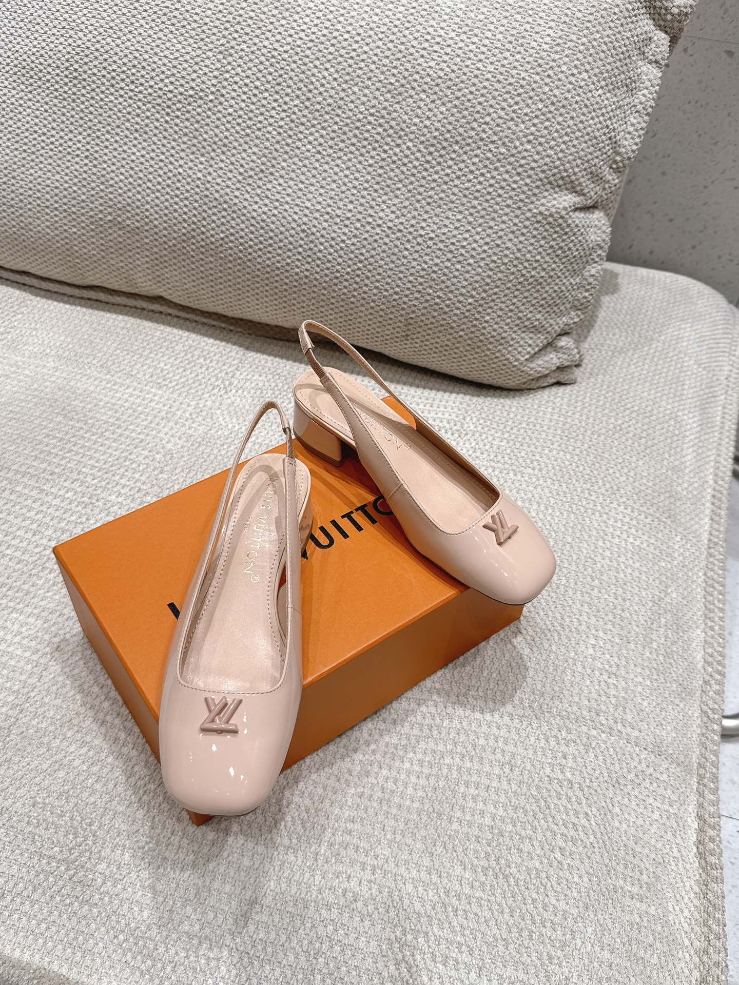 “🅿️6962025 L.R. Morning & Spring Collection: New Network Series with Synchronized Updates & V Logo Design” - 图片 5