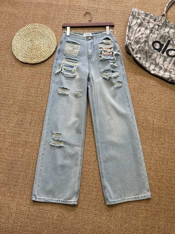 NO:334754,Chanel 2025 summer new style color embroidered label ripped straight jeans 34-36-38, chanel, jeans, alexander wang19860909Chanel 2025 夏季新款 彩色刺绣贴牌破洞直筒牛仔裤 码数34-36-38,,chanel,jeans,alexander wang,Women's clothing