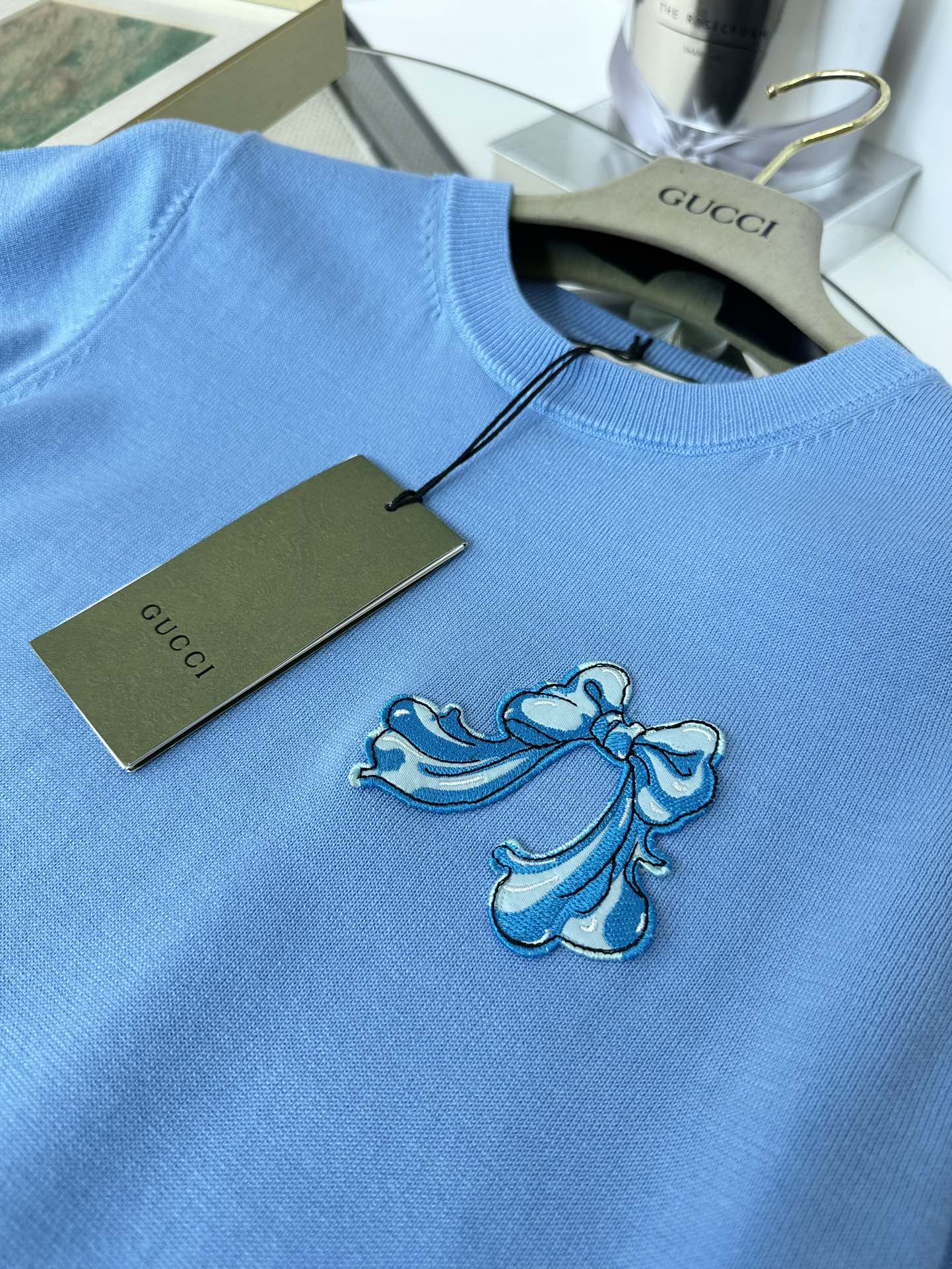 Gucci Short-Sleeve Knit Top with Butterfly Detail - Elegant & Chic 8 i1747325490 424 6