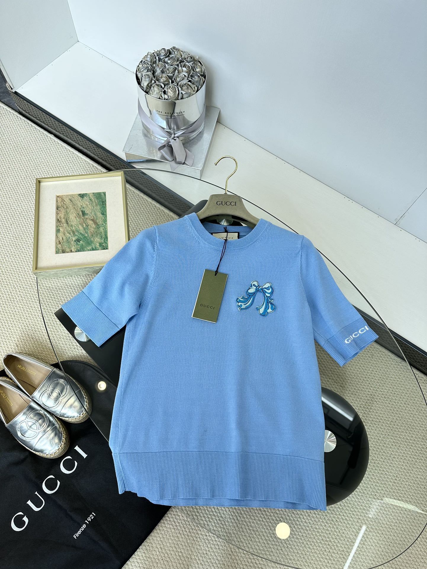 Gucci Short-Sleeve Knit Top with Butterfly Detail - Elegant & Chic 2 i1747325490 5422 0