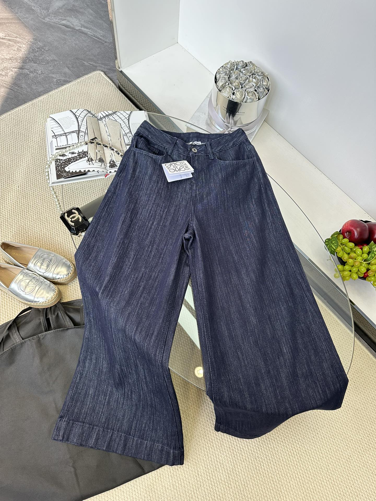 Loewe Wide-Leg Denim Jeans: Lightweight, Flowy, and Effortlessly Stylish 4 i1747327078 1557 2