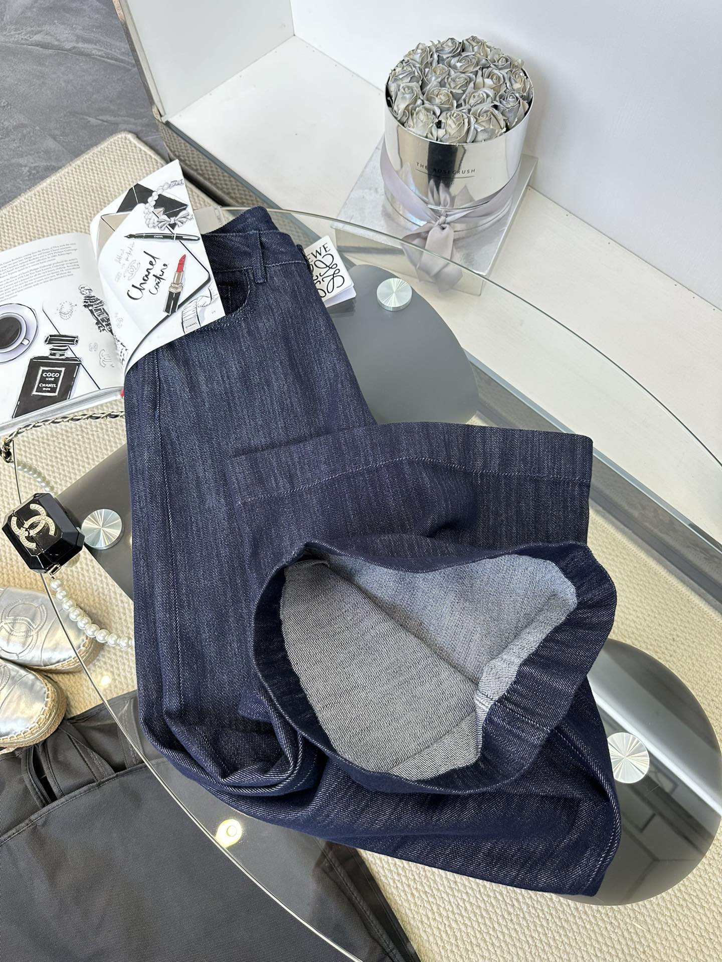 Loewe Wide-Leg Denim Jeans: Lightweight, Flowy, and Effortlessly Stylish 10 i1747327078 1650 8