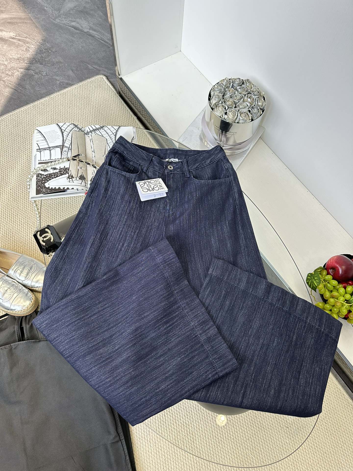 Loewe Wide-Leg Denim Jeans: Lightweight, Flowy, and Effortlessly Stylish 3 i1747327078 5067 1