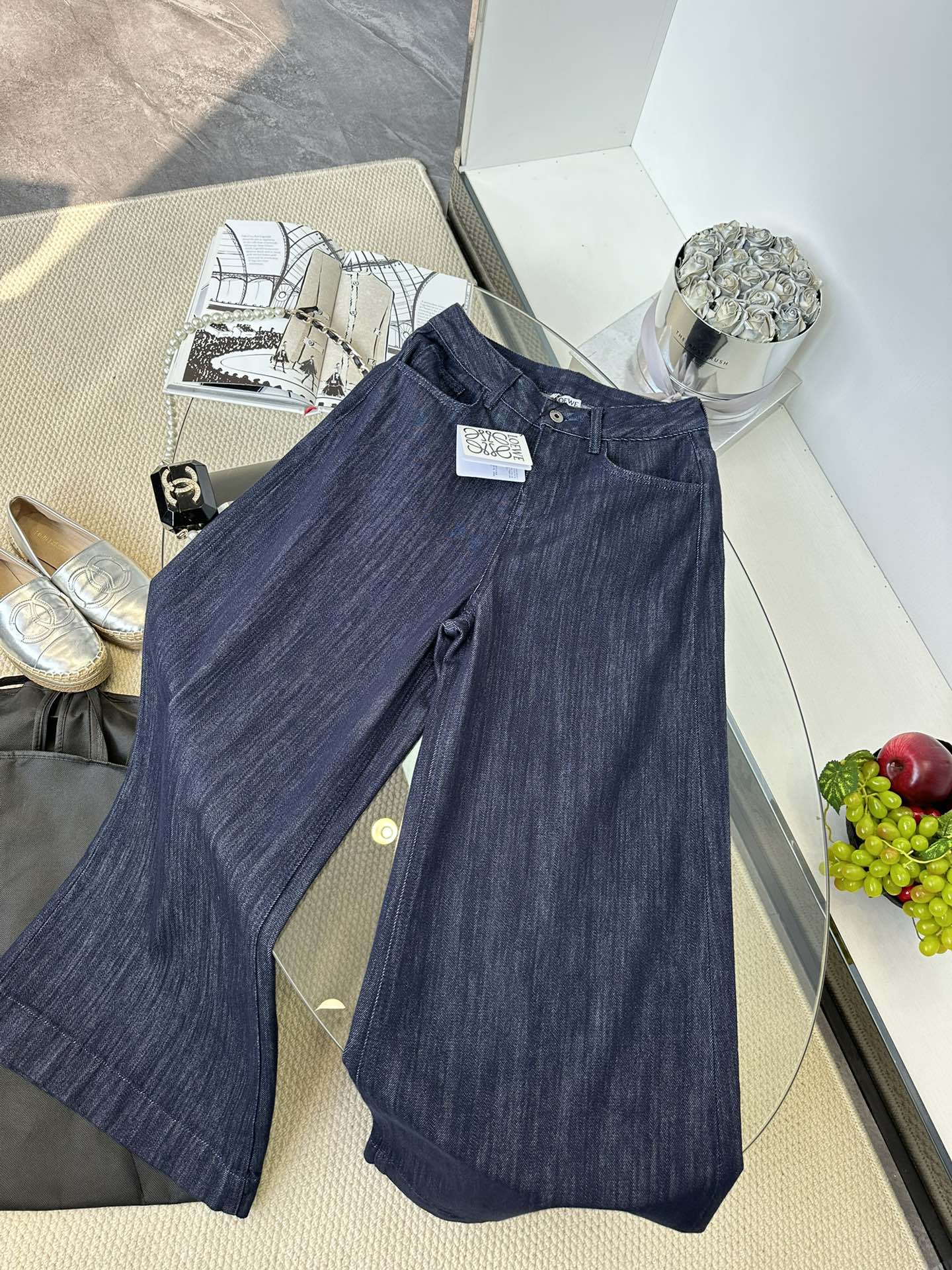 Loewe Wide-Leg Denim Jeans: Lightweight, Flowy, and Effortlessly Stylish 5 i1747327078 5844 3