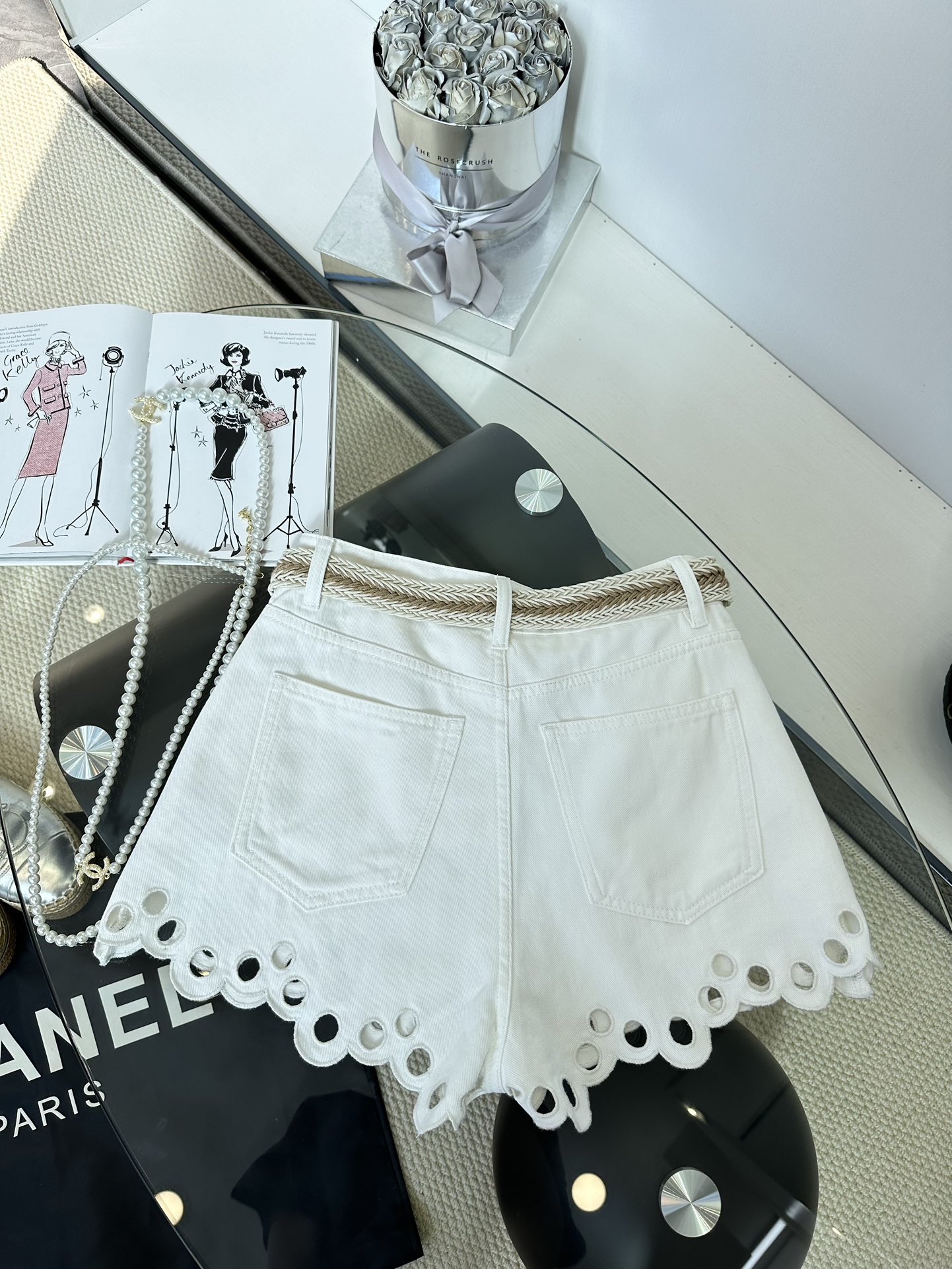 White Embroidered Denim Shorts: Flattering High-Waist for a Goddess Look 3 i1747327332 5653 1