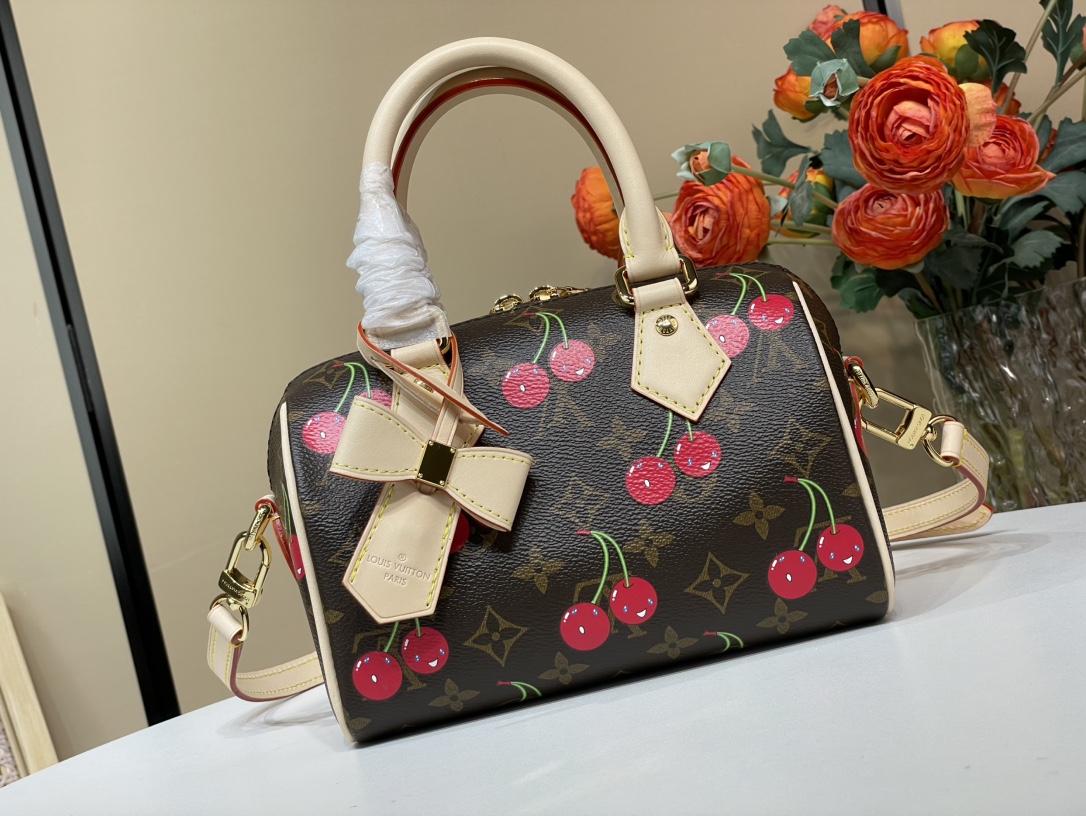 批 顶级原单复刻独家实拍📷高品质
M13094新款 丝印樱桃🍒...