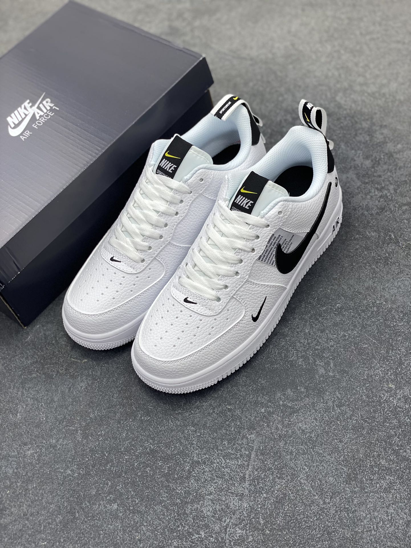 图片[8]-Nike Air Force 1 ’07 Low 空军一号低帮百搭休闲运动板鞋。柔软、弹性十足的缓震性能和出色的中底设计，横跨复古与现代的外型结合，造就出风靡全球三十多年的Force 1，直到今天还深受青睐 货号：AJ7747-100 尺码：36 36.5 37.5 38 38.5 39 40 40.5 41 42 42.5 43 44 44.5 45-选品中心