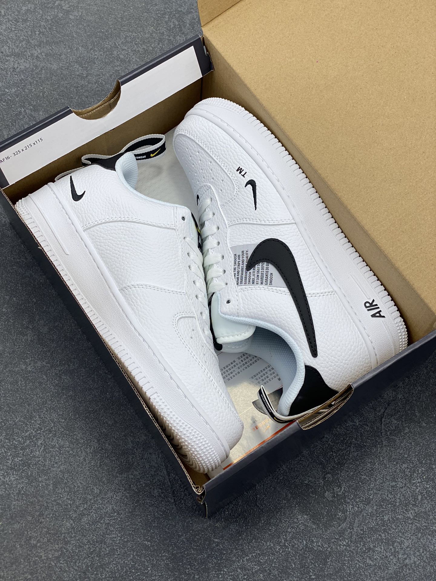图片[9]-Nike Air Force 1 ’07 Low 空军一号低帮百搭休闲运动板鞋。柔软、弹性十足的缓震性能和出色的中底设计，横跨复古与现代的外型结合，造就出风靡全球三十多年的Force 1，直到今天还深受青睐 货号：AJ7747-100 尺码：36 36.5 37.5 38 38.5 39 40 40.5 41 42 42.5 43 44 44.5 45-选品中心