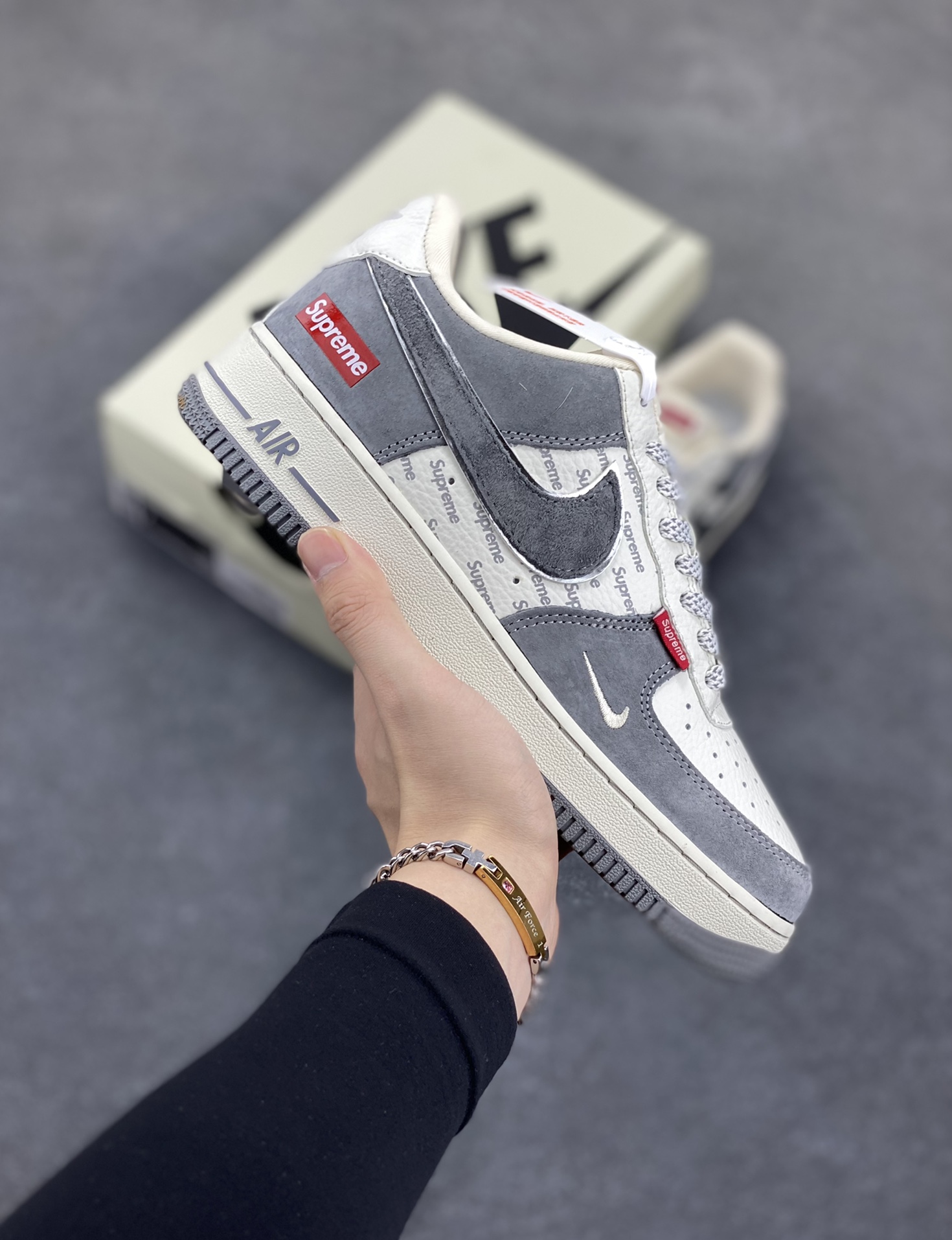 NIke Air Force 1 \'07 Low “Supreme联名——灰蛇鳞”空军一号 低帮 运动鞋 休闲鞋 折边针车 工艺难度大 原楦头原纸板 原装鞋盒 定制五金配件 内置全掌气垫 原厂鞋底 货号：CH6336-510 尺码：36 36.5 37.5 38 38.5 39 40 40.5 41 42 42.5 43 44 44.5 45-选品中心