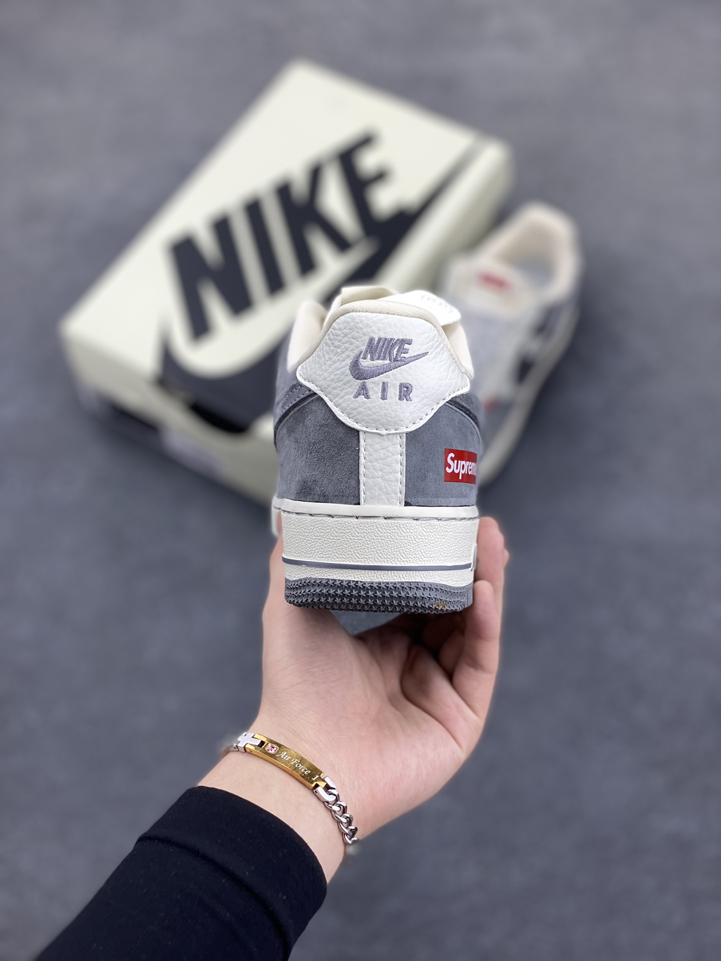 图片[4]-NIke Air Force 1 \’07 Low “Supreme联名——灰蛇鳞”空军一号 低帮 运动鞋 休闲鞋 折边针车 工艺难度大 原楦头原纸板 原装鞋盒 定制五金配件 内置全掌气垫 原厂鞋底 货号：CH6336-510 尺码：36 36.5 37.5 38 38.5 39 40 40.5 41 42 42.5 43 44 44.5 45-选品中心