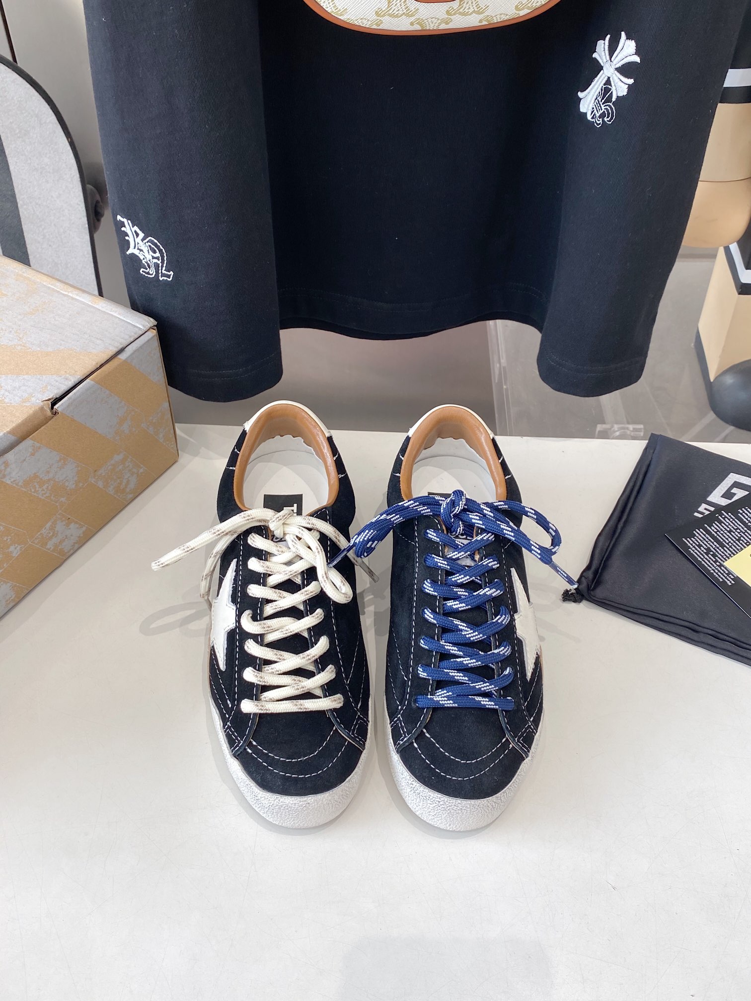 NO:404286,Men's size GGDB 25ss Spring and summer new couple model Korean limited ture star Casual Moral Training Small Dirty Shoes and Shoes Series I feel that many brands have started to produce colorful shoelaces this year!  The contrasting color matching feel is really strong!  And this series is easy to wear!  Better wear than classic styles!  Customized fabric beef velvet inner sheepskin private molded outsole, original full packaging Size35-39 41-44 (for women 40 custom made without return or exchange), casual shoes/sports shoes, sneakers, sheepskin19860909男码GGDB 25ss 春夏季新款情侣款 韩国限定ture star 休闲德训小脏鞋板鞋系列 感觉今年好多品牌都开始出彩色鞋带了！撞色搭配设计感真的很强！而且这个系列很好穿哎！比经典款的好穿！ 面料定制牛反绒 内里羊皮里 私模大底、原版全套包装 Size35-39 41-44（女40订做不退换）,休闲鞋/运动鞋,sneakers,sheepskin,Women's Shoes