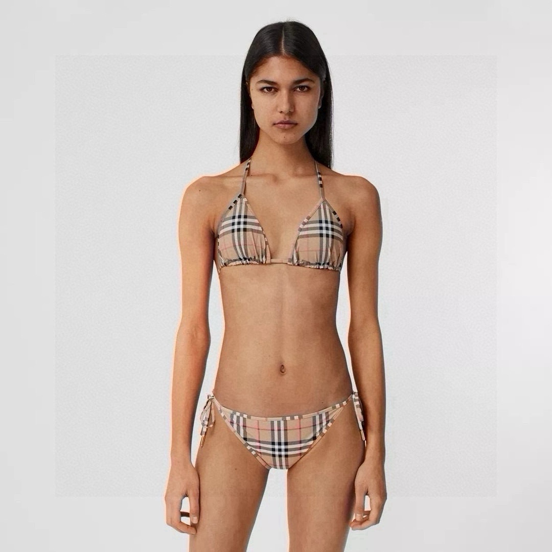 NO:305591,Burberry's classic British swimsuit, the real thing is so beautiful!  If you can't take pictures of it, whoever wears it will be beautiful!  Very worth buying SML XL swimsuits, swimsuits, swimsuits, bikinis, burberry, burberry, swimsuits, bikinis19860909Burberry巴宝莉经典英伦格泳衣,实物实在太美了！拍不出来它的美谁穿谁美！很值得入手 SML XL泳衣泳裤比基尼,泳衣，泳裤，比基尼,burberry,burberry,swimsuits,bikinis,accessory