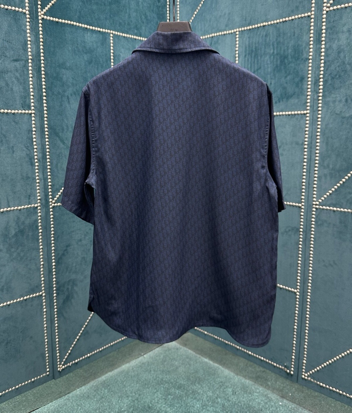 Dior Oblique Logo Silk Shirt - Short Sleeve, Relaxed Fit 3 i1747404930 136 1