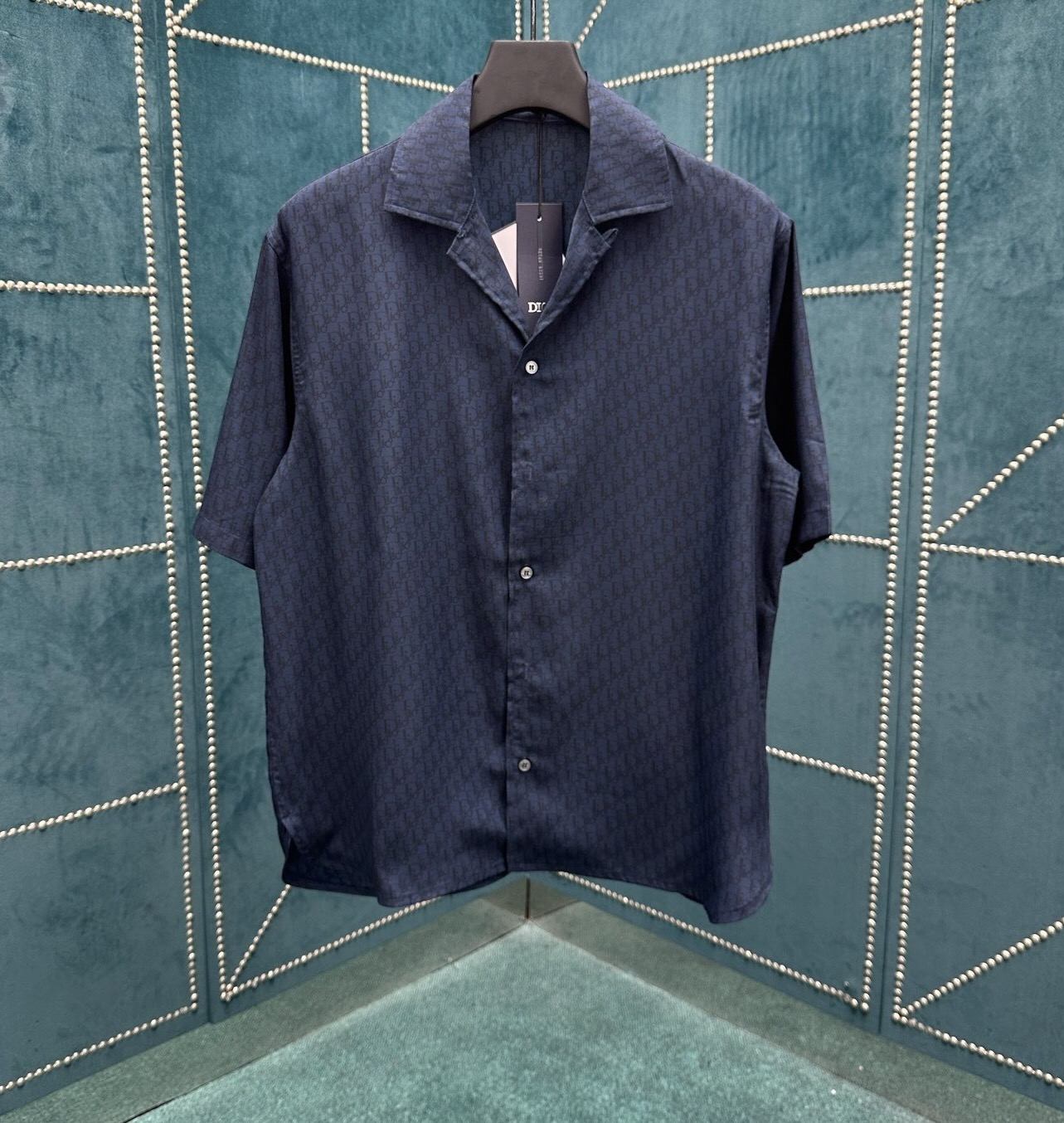 Dior Oblique Logo Silk Shirt - Short Sleeve, Relaxed Fit 2 i1747404930 2181 0