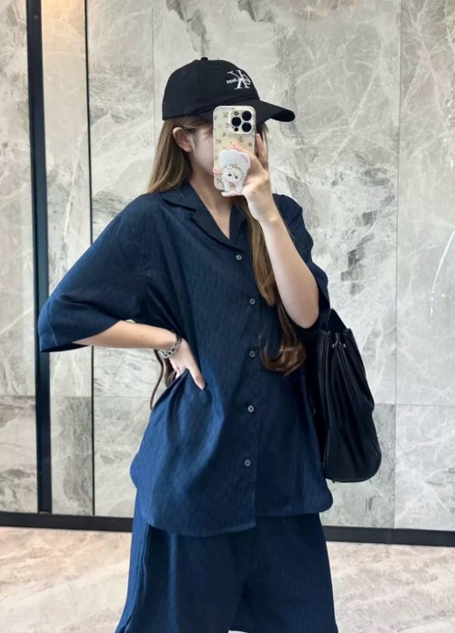Chemise Dior Oblique en soie avec logo imprimé et coupe ample et confortable 1 Chemise Dior Oblique en soie avec logo imprimé et coupe ample et confortable