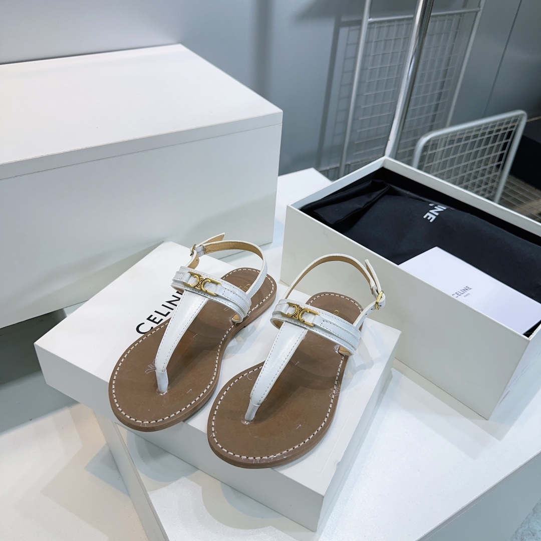 NO:437867,High quality!  Classic top quality celine 25 summer new Arc de Triomphe flip flops sandals!  This season's Sailin made me love it again. There are so many beautiful shoes in this season. This sandals are really invincible and easy to match!  The simple design and classic logo are used as an embellishment. The overall visual is particularly pleasing and easy to match!  The upper is made of imported calfskin, inner sheepskin, and the footbed midsole is an Italian imported leather sole!  !  Number of codes: 35-40 (40 custom made without return) with original packaging, sandals, celine, celine, sandals, cowhide, sheepskin, Leather soles19860909高品质！经典顶级品质celine赛琳25夏季新款凯旋门夹趾人字拖凉鞋！这一季的赛林又让我重新爱了它一次 这季节美鞋太多这款凉拖真是无敌好搭配！简约的设计搭配经典的logo作为点缀整体视觉特别耐看又好搭配！鞋面采用进口小牛皮,内里羊皮,垫脚中底大底是意大利进口真皮大底！！ 码数:35-40（40订做不退换） 配原版包装,凉鞋,celine,celine,sandals,cowhide,sheepskin,Leather soles,Women's Shoes