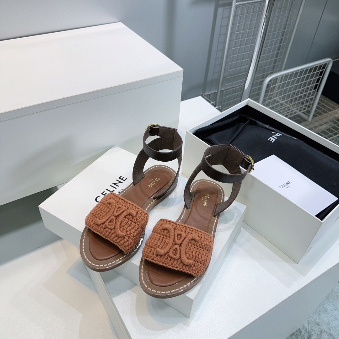 NO:437873,High quality!  Celine Celine's latest retro knitted woolen knitted upper Roman sandals in spring and summer 2025!  Flat sandals The same Arc de Triomphe sandals as major internet celebrities are classic and versatile... We recommend summer socks to plant grass. It is simply amazing. The retro point brings a full sense of fashionable appearance. The original version is purchased and developed. It still has the highest output to restore the original custom retro feeling and has a sense of design. It can be salty or sweet or girly. The upper is made of original custom fabric, Italian leather midsole combined with rubber outsole!  Number of sizes: 35-40 (40 custom made without return) with original packaging, sandals, celine, celine, sandals, socks19860909高品质！Celine赛琳2025春夏最新复古针织毛呢编织鞋面罗马凉鞋！平底凉鞋 各大网红同款的凯旋门凉鞋经典又百搭… 种草推荐夏天搭配袜子 简直绝绝子了复古的点上带上了满分时髦感颜值 绝原版购入开发,依旧最高输出还原原版定制复古感觉 又有设计感,可盐可甜可少女日韩系. 鞋面采用原版订做面料,意大利真皮中底组合橡胶大底！ 码数:35-40（40定制不退换） 配原版包装,凉鞋,celine,celine,sandals,socks,Women's Shoes