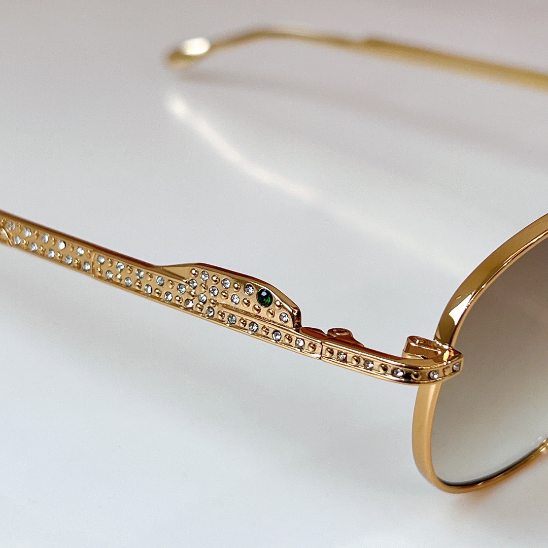 。Cartier
MOD：CT0488S
Size：59口15 140
🔝🔝