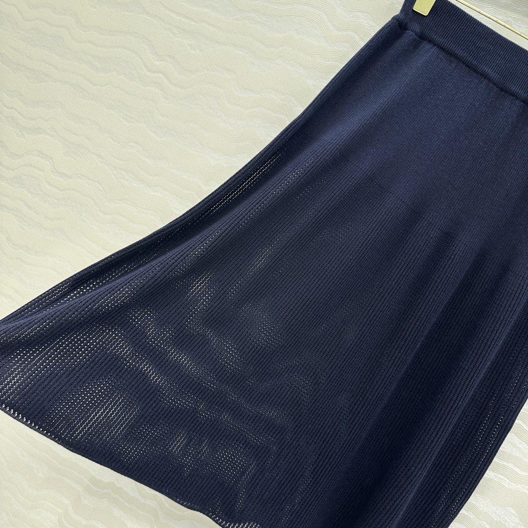 独家首发❤️高端原单品质❤️LP高智感老钱风穿搭！25春夏新品，高级素色针织中长半裙，气质高级单品！缕空