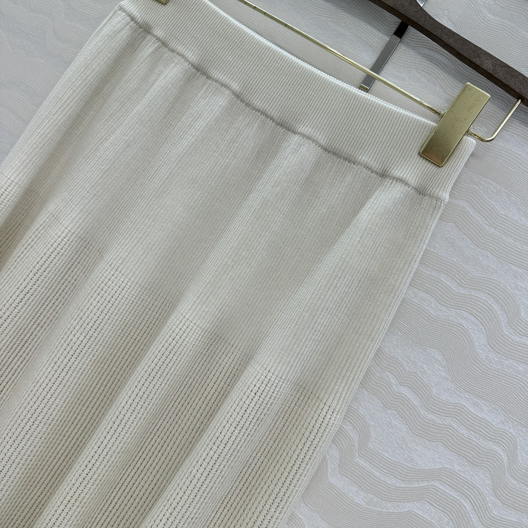 独家首发❤️高端原单品质❤️LP高智感老钱风穿搭！25春夏新品，高级素色针织中长半裙，气质高级单品！缕空