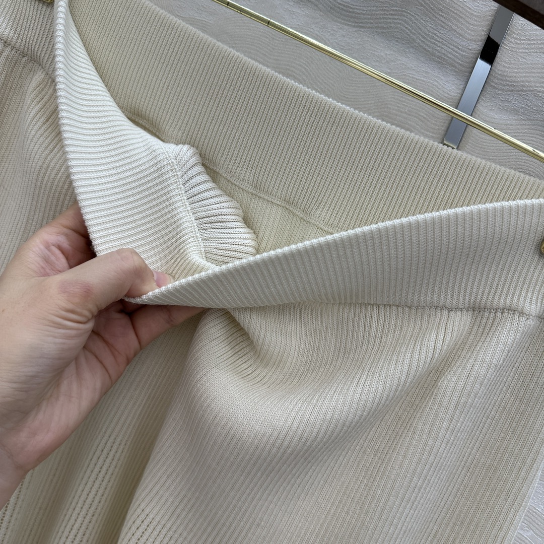 独家首发❤️高端原单品质❤️LP高智感老钱风穿搭！25春夏新品，高级素色针织中长半裙，气质高级单品！缕空